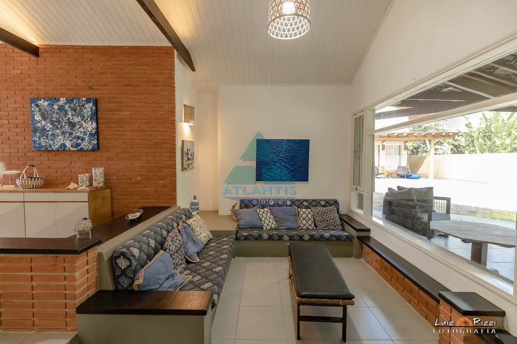 Casa em Ubatuba, no bairro Itamambuca
