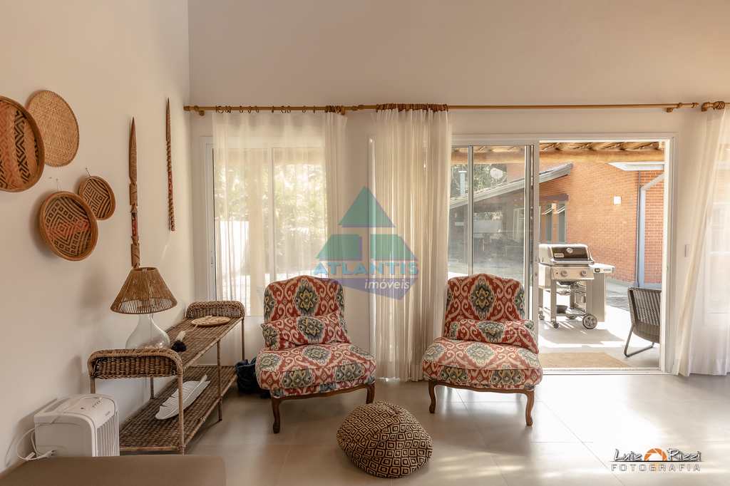 Casa em Ubatuba, no bairro Itamambuca