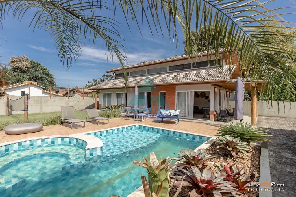 Casa em Ubatuba, no bairro Itamambuca