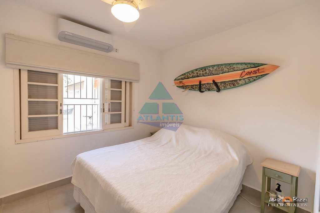 Casa em Ubatuba, no bairro Itamambuca