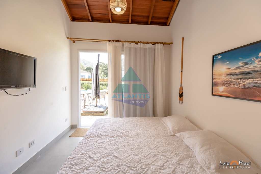 Casa em Ubatuba, no bairro Itamambuca
