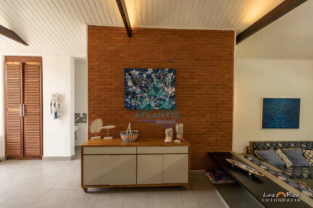Casa em Ubatuba, no bairro Itamambuca