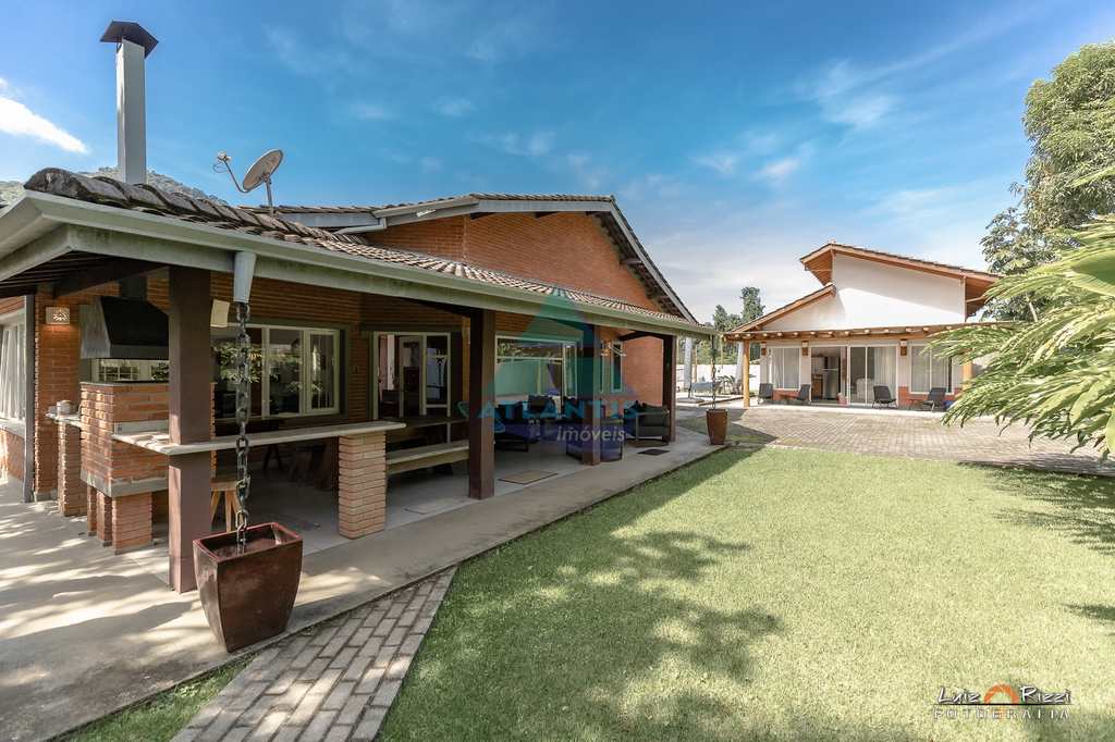 Casa em Ubatuba, no bairro Itamambuca