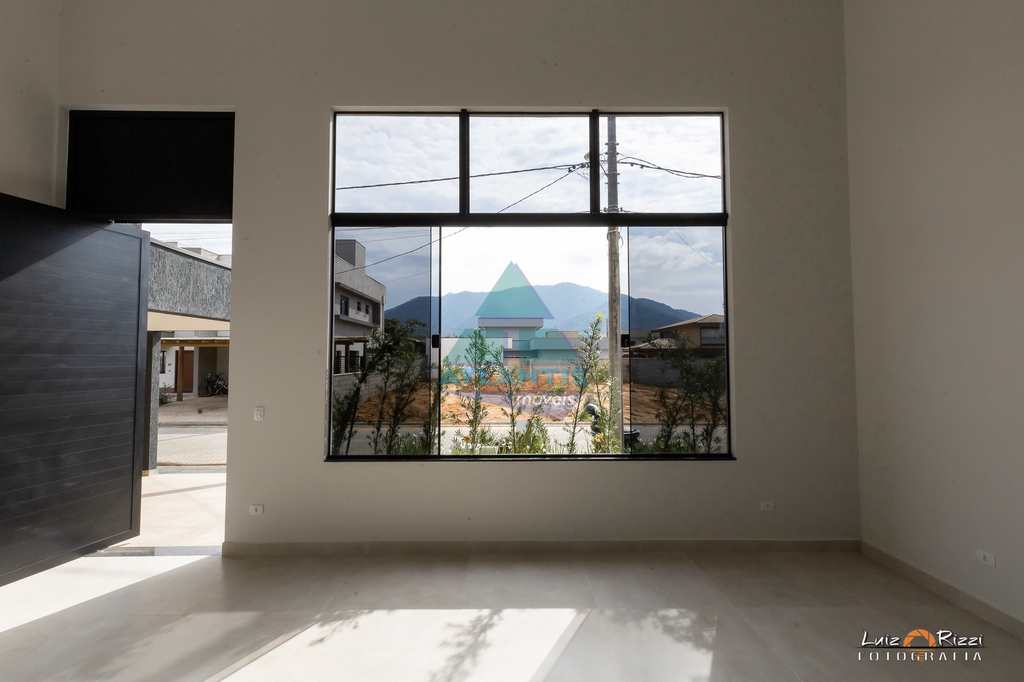 Casa em Ubatuba, no bairro Jardim Carolina