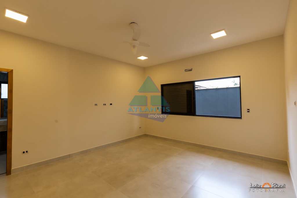 Casa em Ubatuba, no bairro Jardim Carolina
