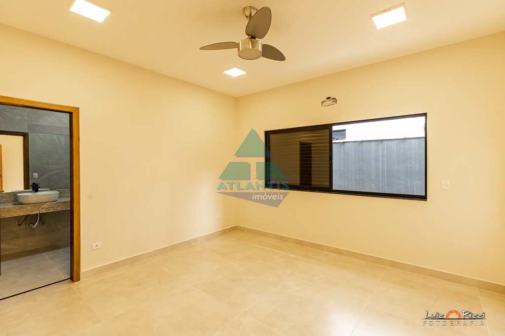 Casa em Ubatuba, no bairro Jardim Carolina