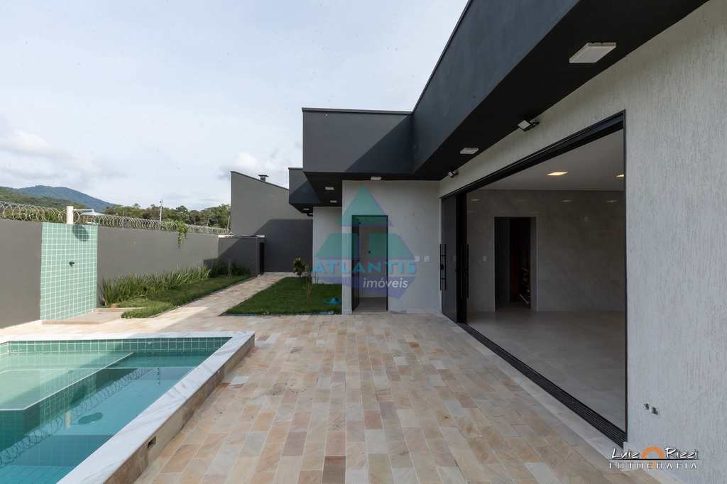 Casa em Ubatuba, no bairro Jardim Carolina