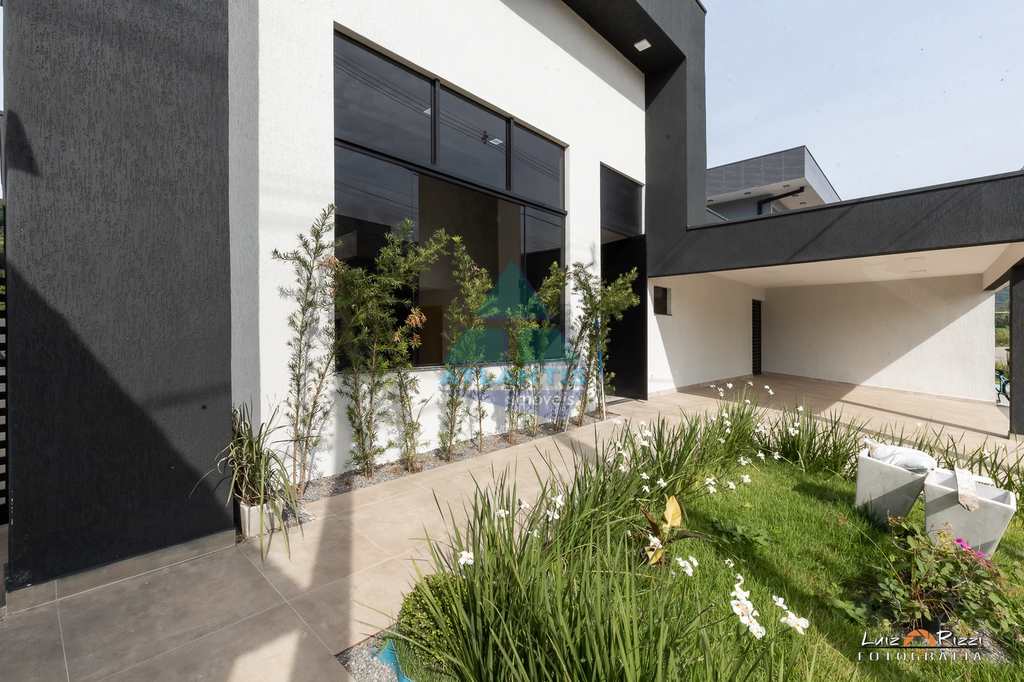 Casa em Ubatuba, no bairro Jardim Carolina