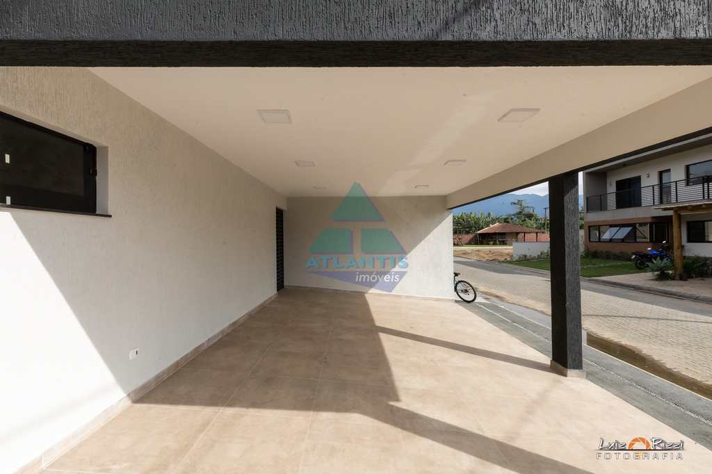 Casa em Ubatuba, no bairro Jardim Carolina