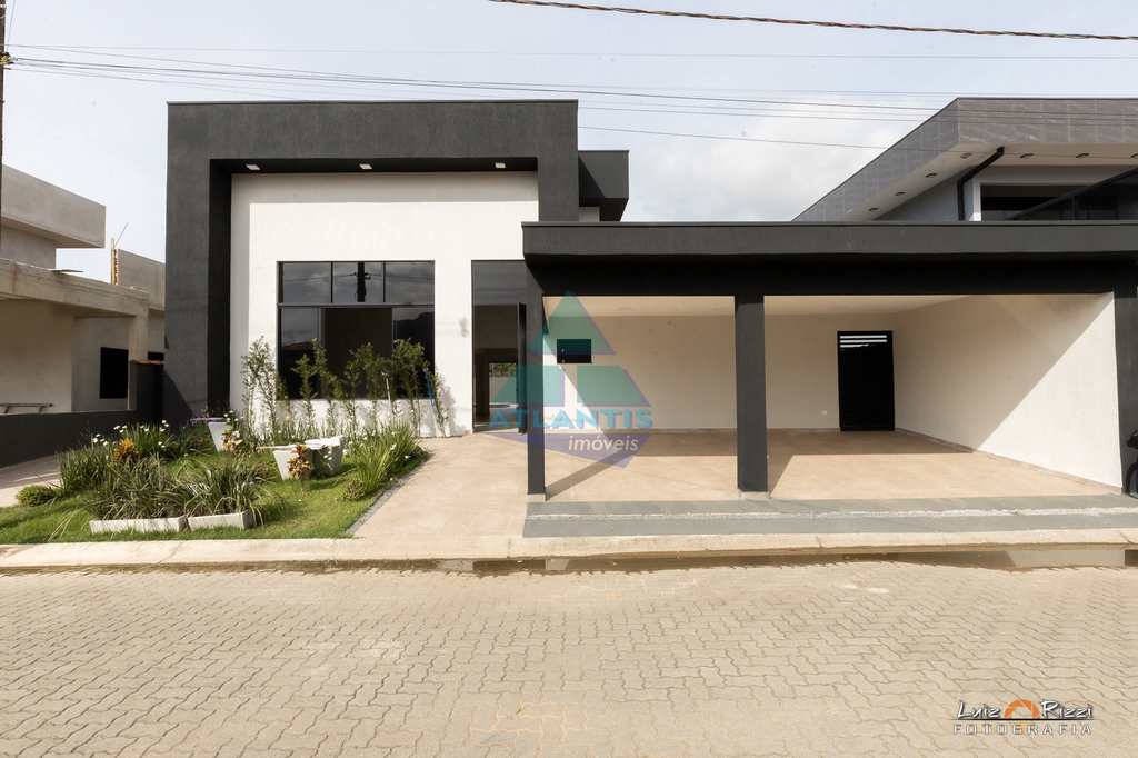 Casa em Ubatuba, no bairro Jardim Carolina