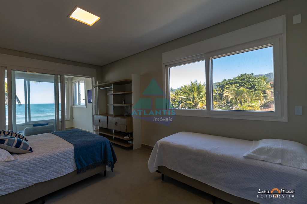 Casa em Ubatuba, no bairro Praia do Sapê