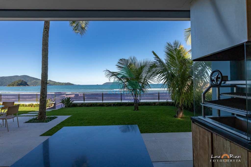 Casa em Ubatuba, no bairro Praia do Sapê