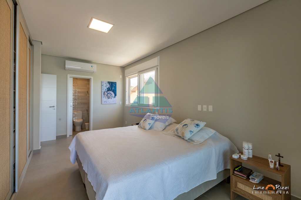 Casa em Ubatuba, no bairro Praia do Sapê