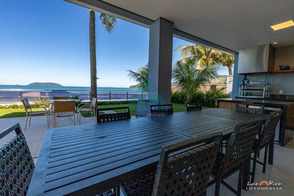 Casa em Ubatuba, no bairro Praia do Sapê