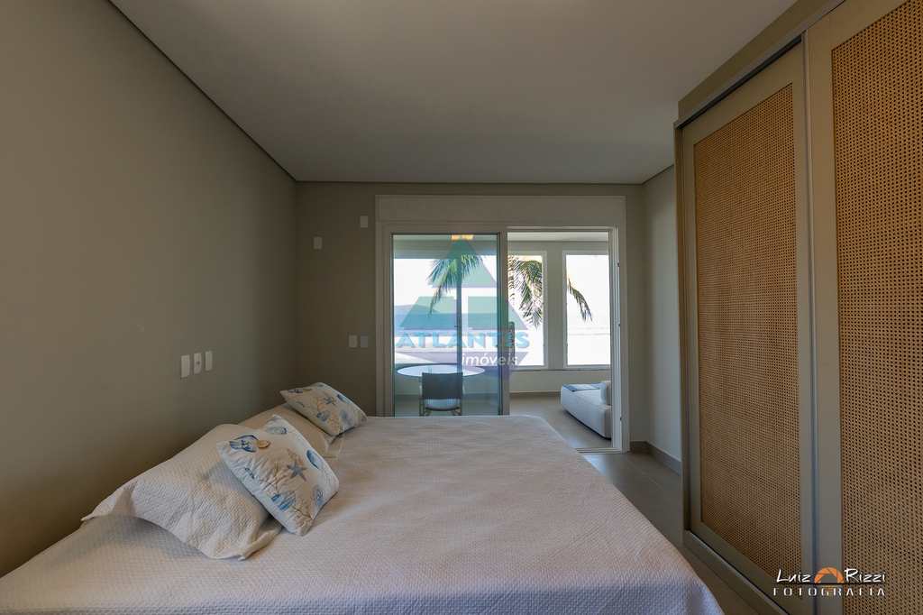 Casa em Ubatuba, no bairro Praia do Sapê
