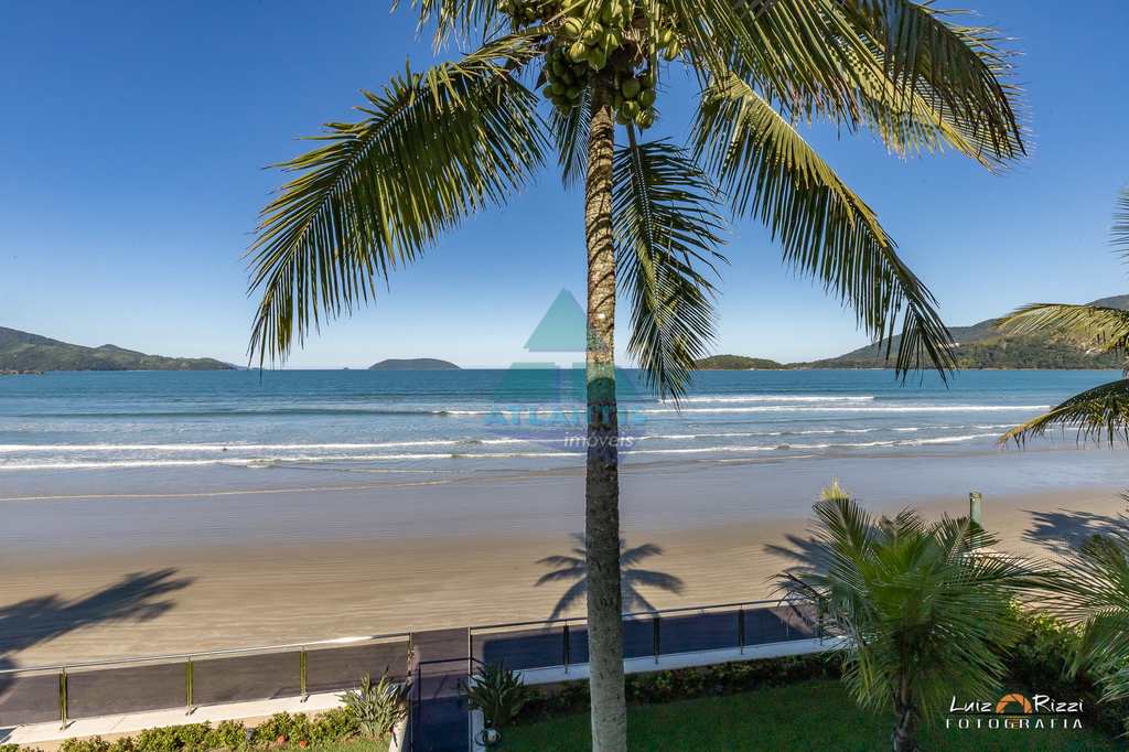 Casa em Ubatuba, no bairro Praia do Sapê