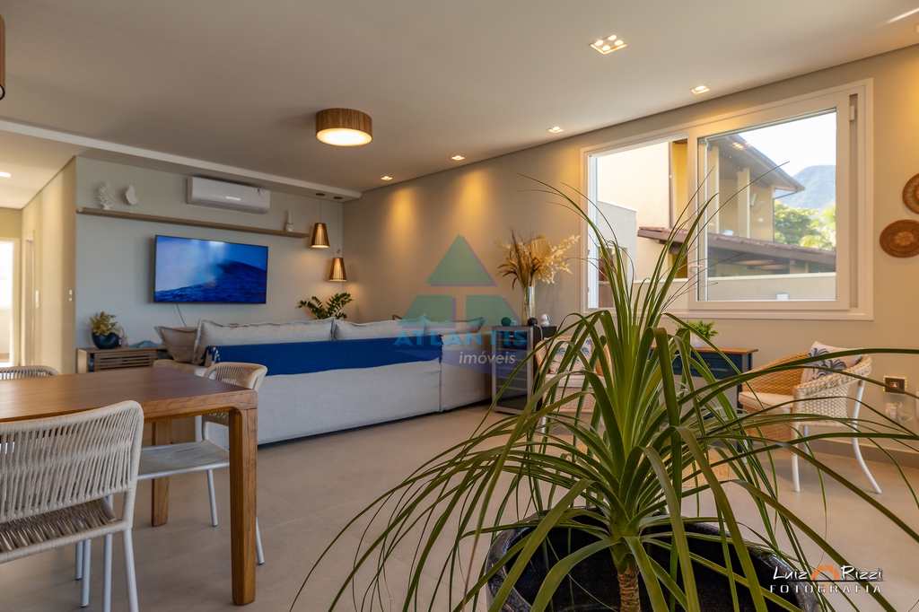 Casa em Ubatuba, no bairro Praia do Sapê