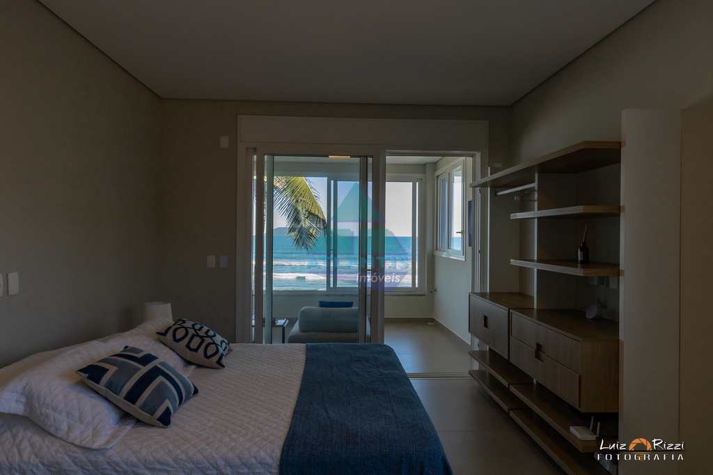 Casa em Ubatuba, no bairro Praia do Sapê