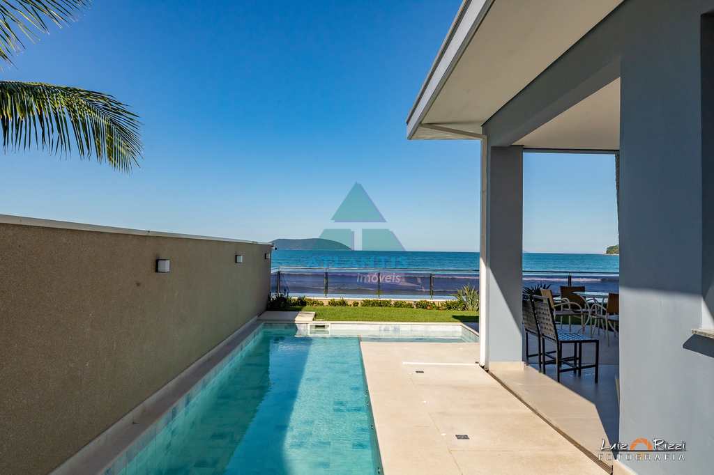 Casa em Ubatuba, no bairro Praia do Sapê