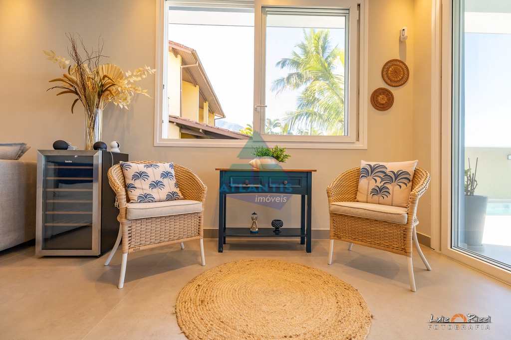 Casa em Ubatuba, no bairro Praia do Sapê