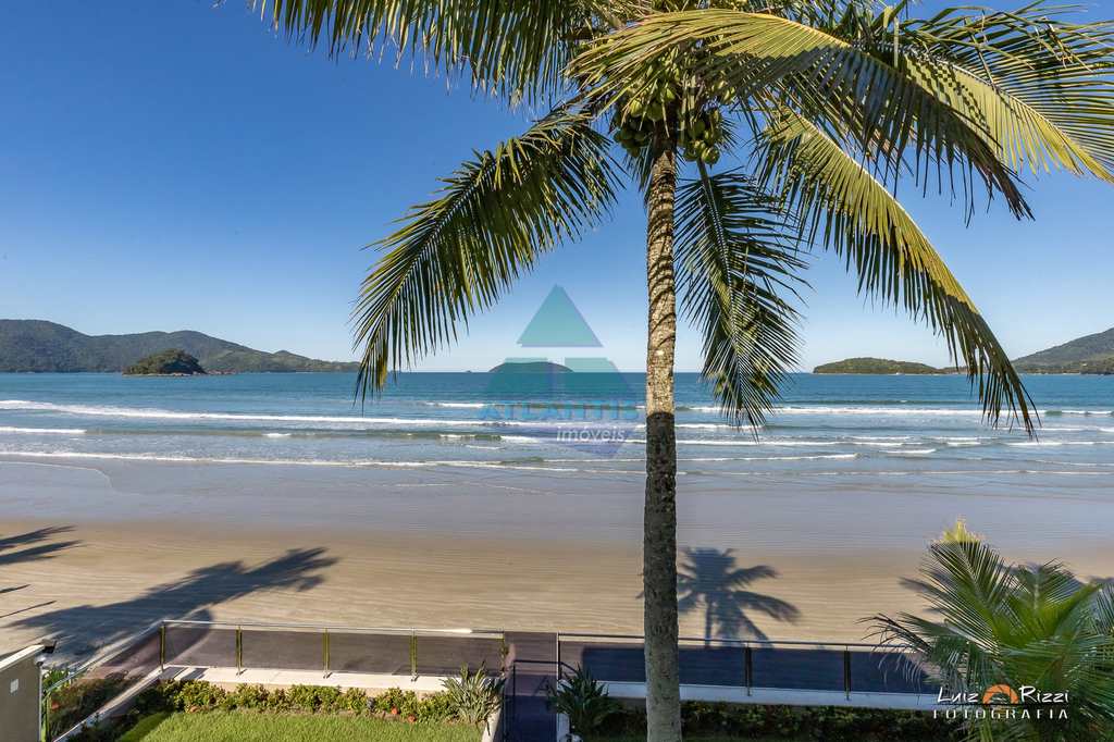 Casa em Ubatuba, no bairro Praia do Sapê