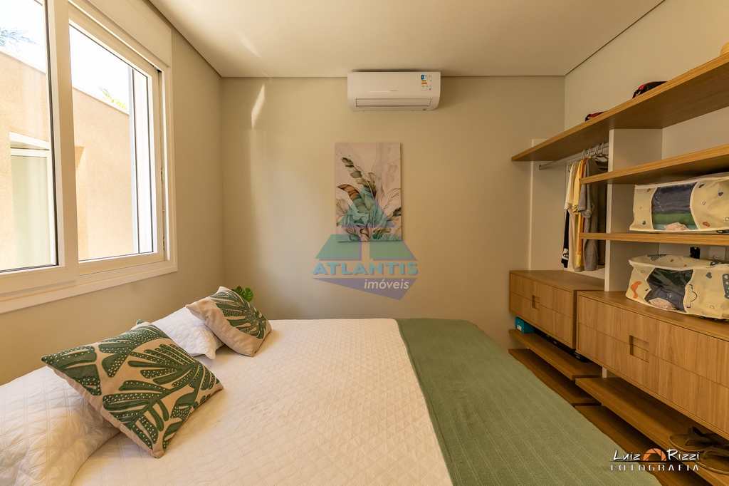 Casa em Ubatuba, no bairro Praia do Sapê