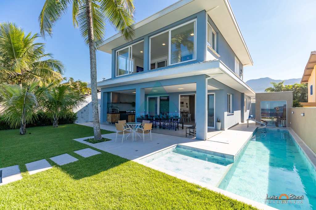 Casa em Ubatuba, no bairro Praia do Sapê