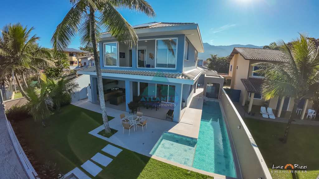 Casa em Ubatuba, no bairro Praia do Sapê