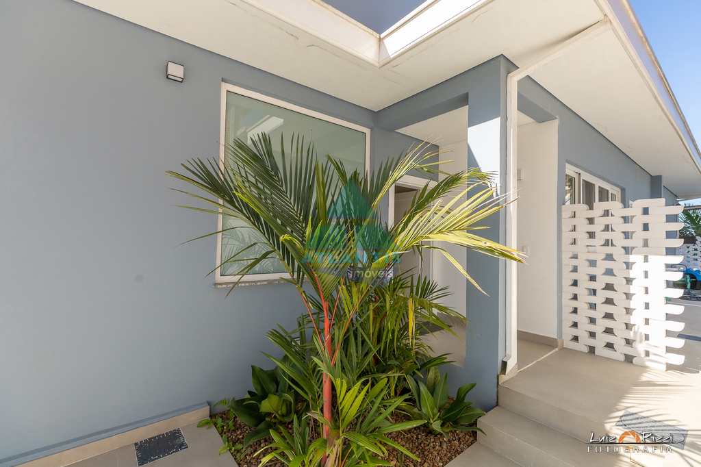 Casa em Ubatuba, no bairro Praia do Sapê