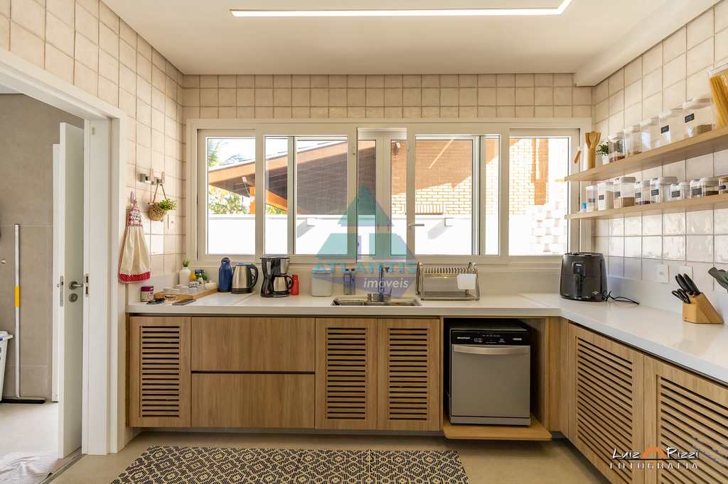 Casa em Ubatuba, no bairro Praia do Sapê