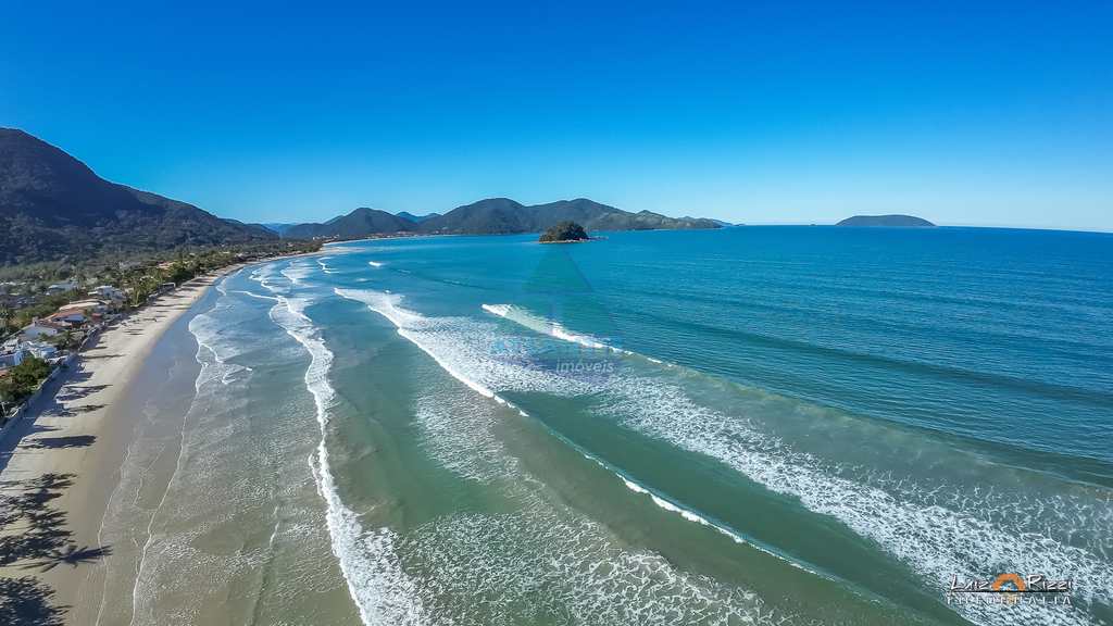 Casa em Ubatuba, no bairro Praia do Sapê