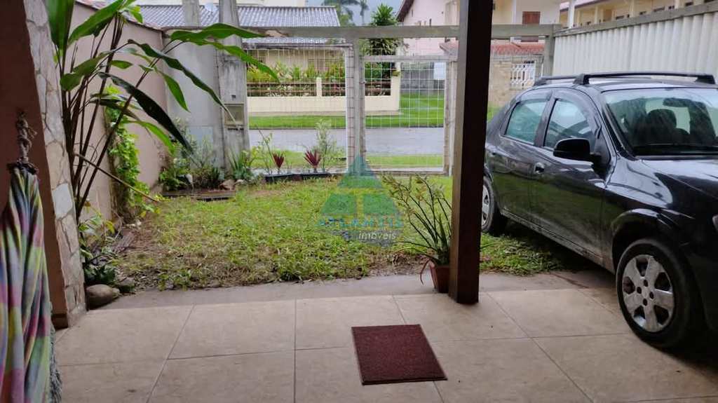 Casa em Ubatuba, no bairro Praia da Maranduba