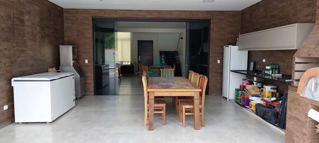 Casa em Ubatuba, no bairro Jardim Carolina
