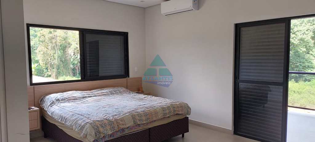 Casa em Ubatuba, no bairro Jardim Carolina