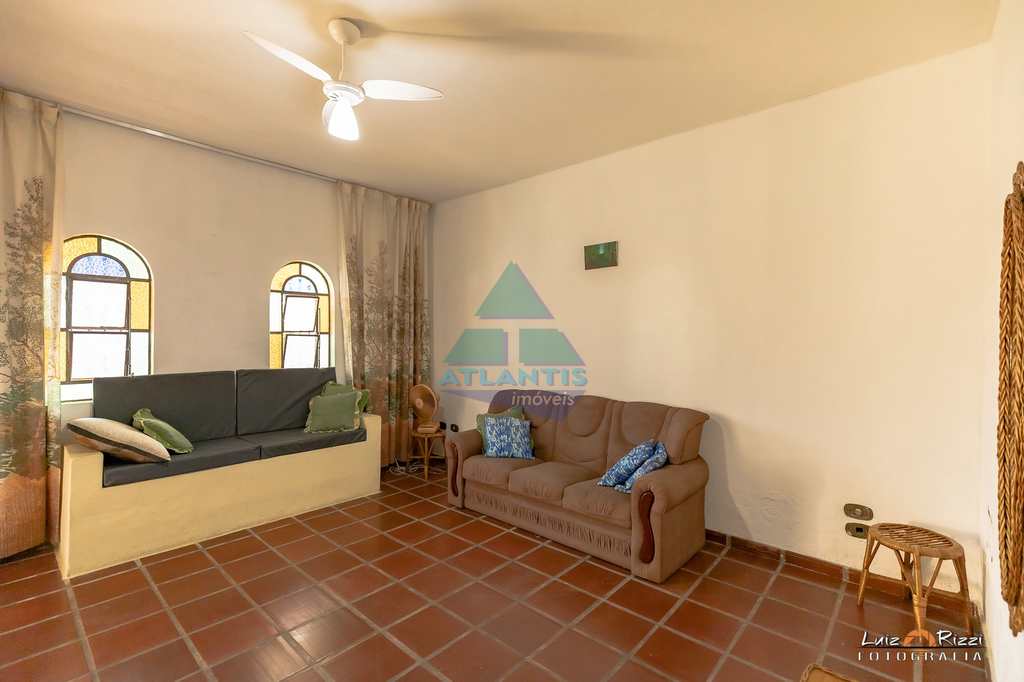 Casa em Caraguatatuba, no bairro Praia da Cocanha
