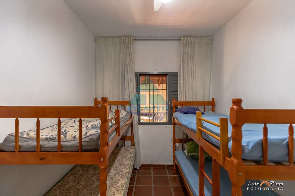 Casa em Caraguatatuba, no bairro Praia da Cocanha