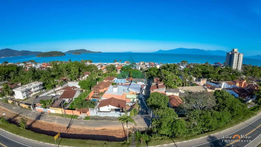 Casa em Caraguatatuba, no bairro Praia da Cocanha