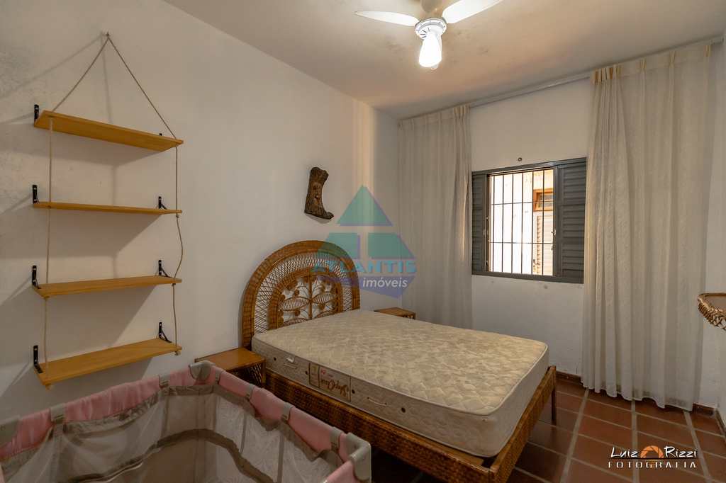 Casa em Caraguatatuba, no bairro Praia da Cocanha