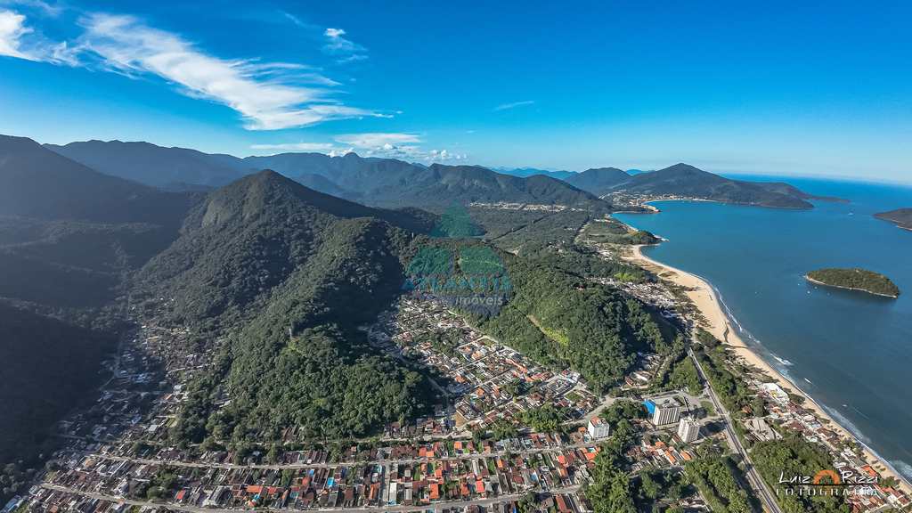 Casa em Caraguatatuba, no bairro Praia da Cocanha