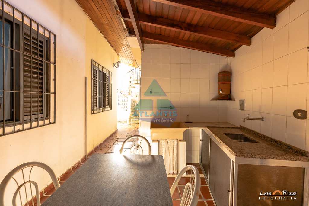 Casa em Caraguatatuba, no bairro Praia da Cocanha