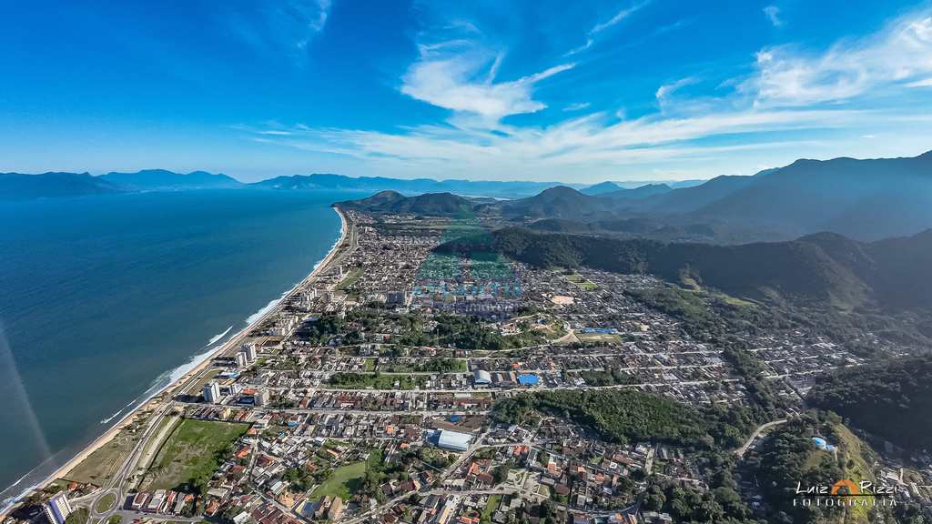 Casa em Caraguatatuba, no bairro Praia da Cocanha