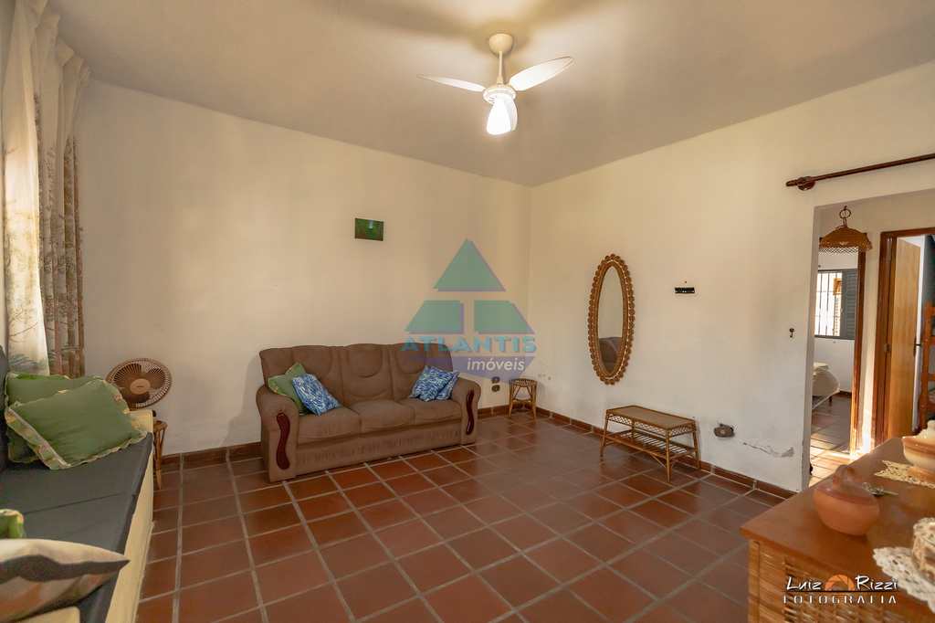 Casa em Caraguatatuba, no bairro Praia da Cocanha