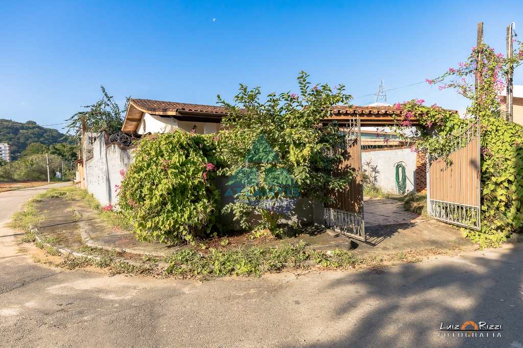 Casa em Caraguatatuba, no bairro Praia da Cocanha