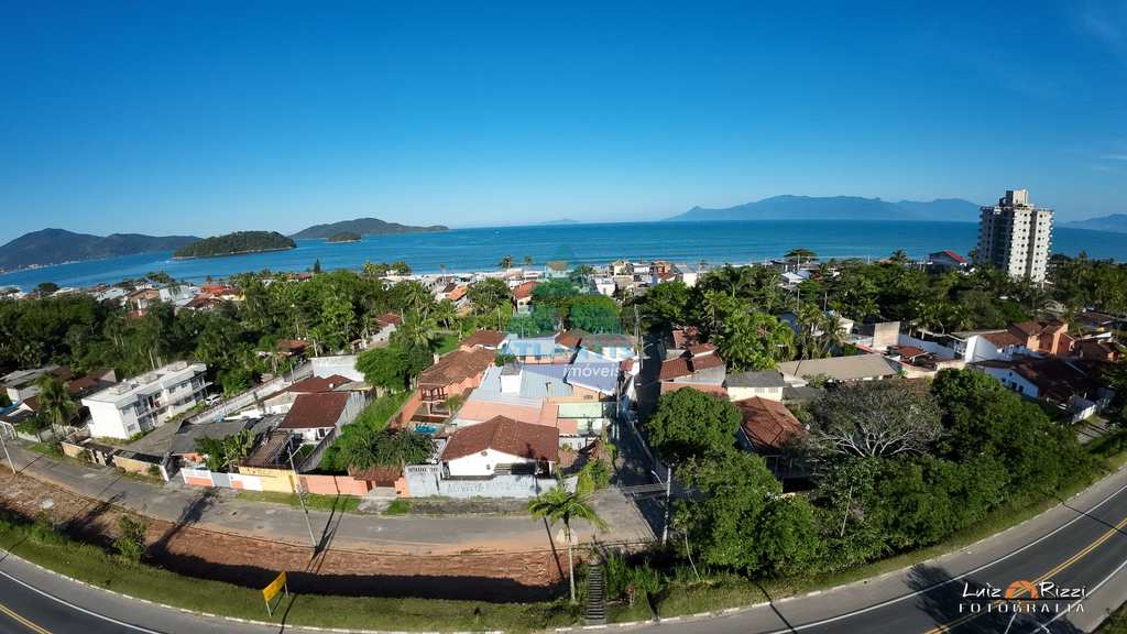 Casa em Caraguatatuba, no bairro Praia da Cocanha
