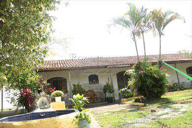 Casa em Mongaguá, no bairro Alto Mongaguá