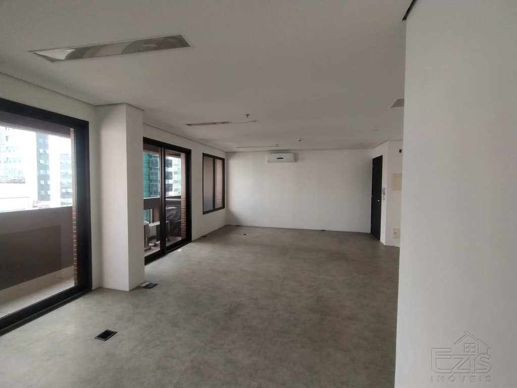 Conjunto Comercial em São Paulo, no bairro Aclimação