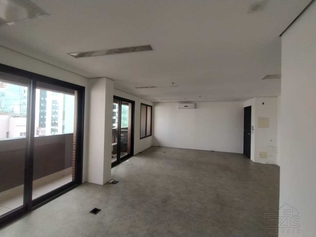 Conjunto Comercial em São Paulo, no bairro Aclimação