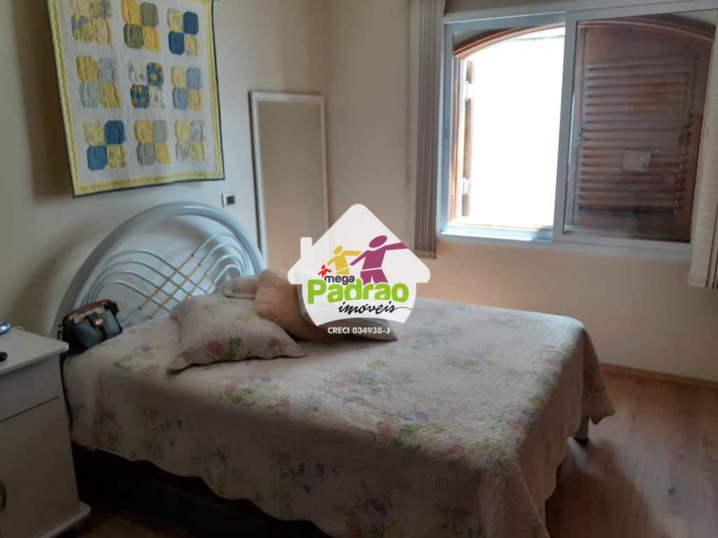 Casa em Guarulhos, no bairro Vila Galvão
