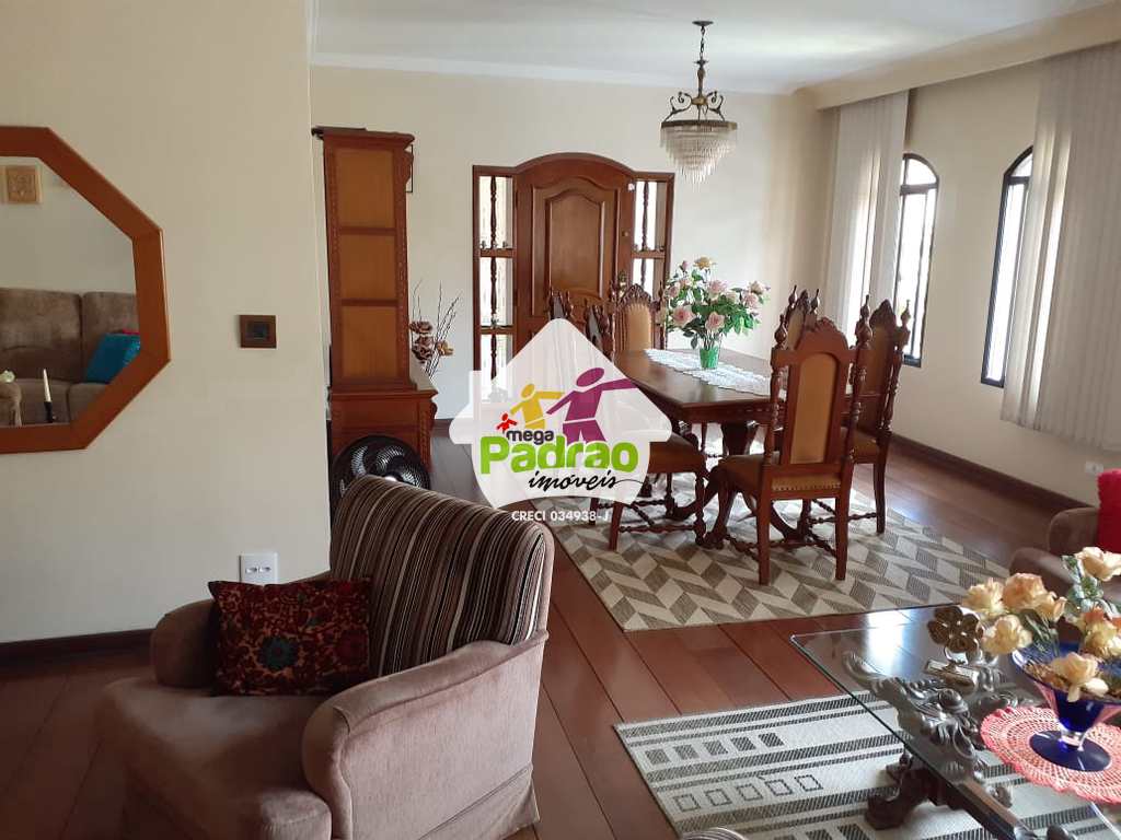 Casa em Guarulhos, no bairro Vila Galvão