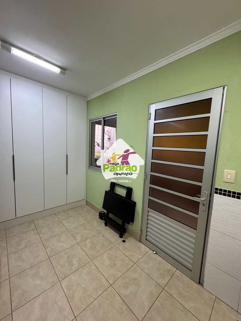 Sobrado em Guarulhos, no bairro Parque Renato Maia